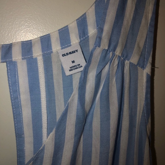 Curved Hem V Tank - Picture 4 of 5